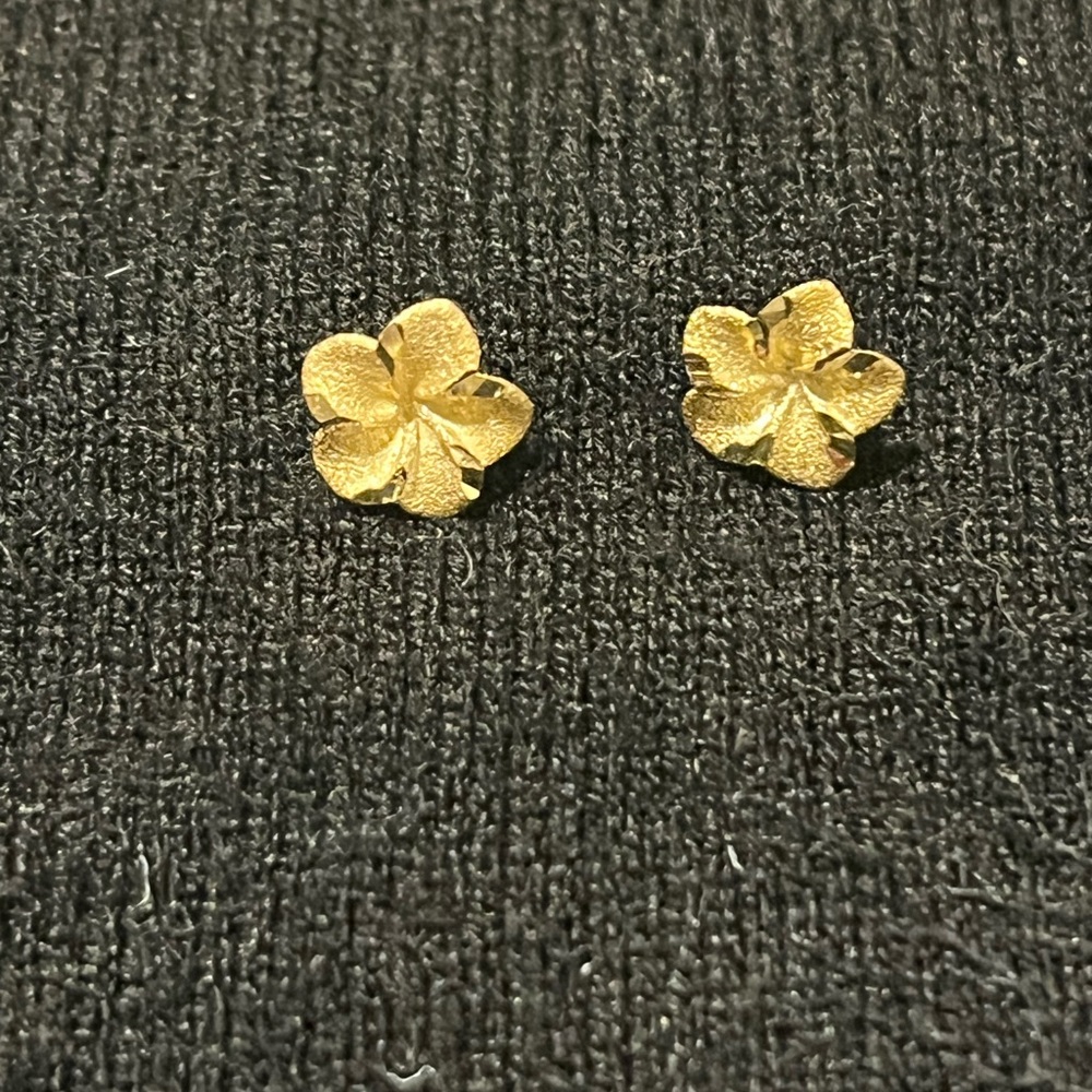 14k Plumeria Earrings.